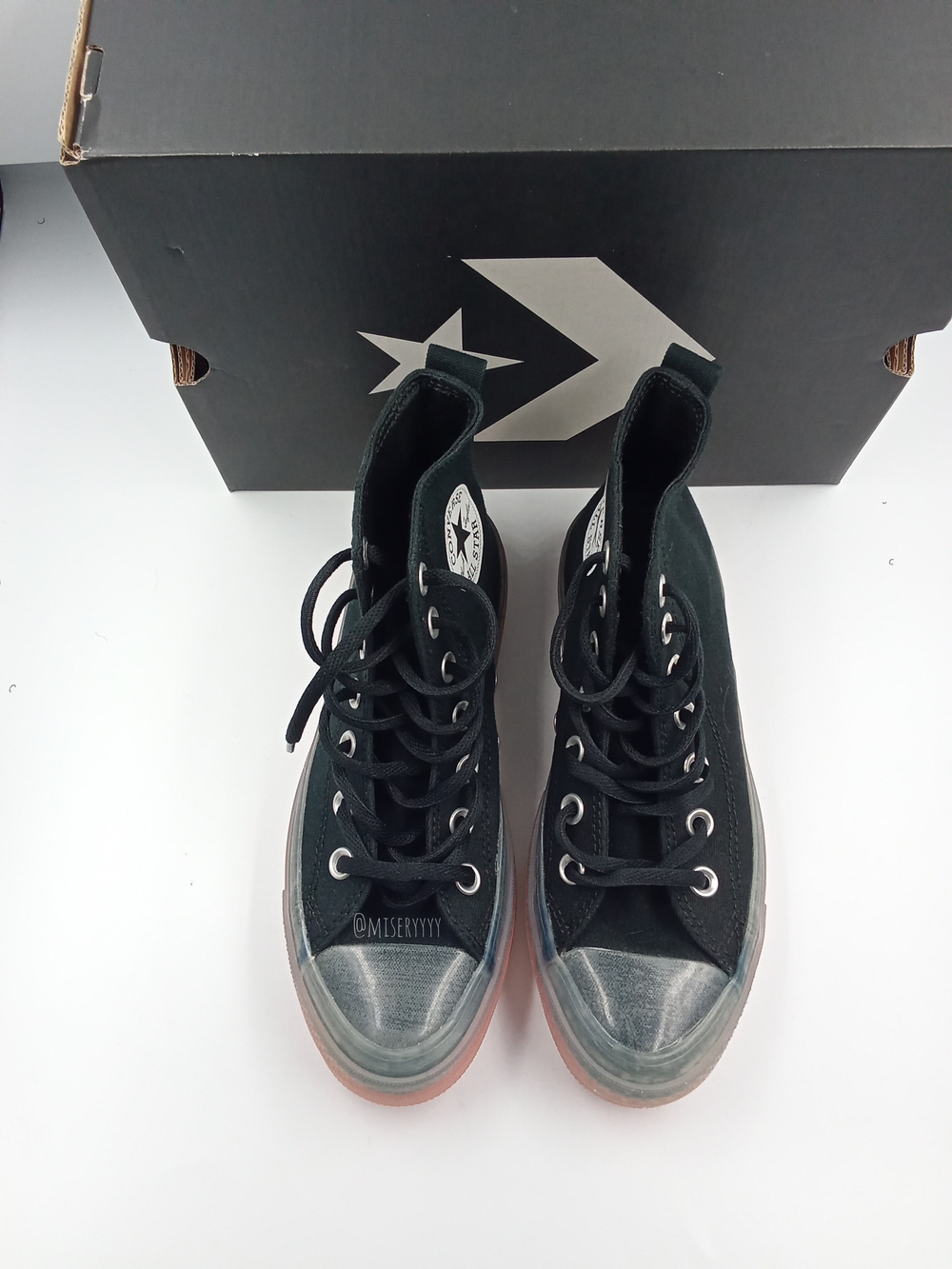 NIB Converse - Picture 2 of 6